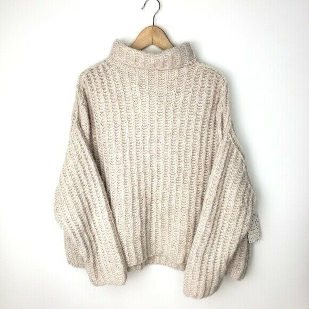 Free People Sweater Women M Pearl Fluffy - Picture 2 of 7